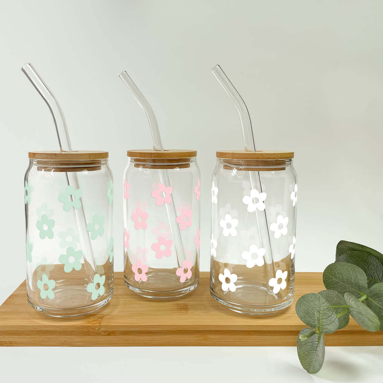 Cute Daisy Cup With Lid and Straw - Image 4